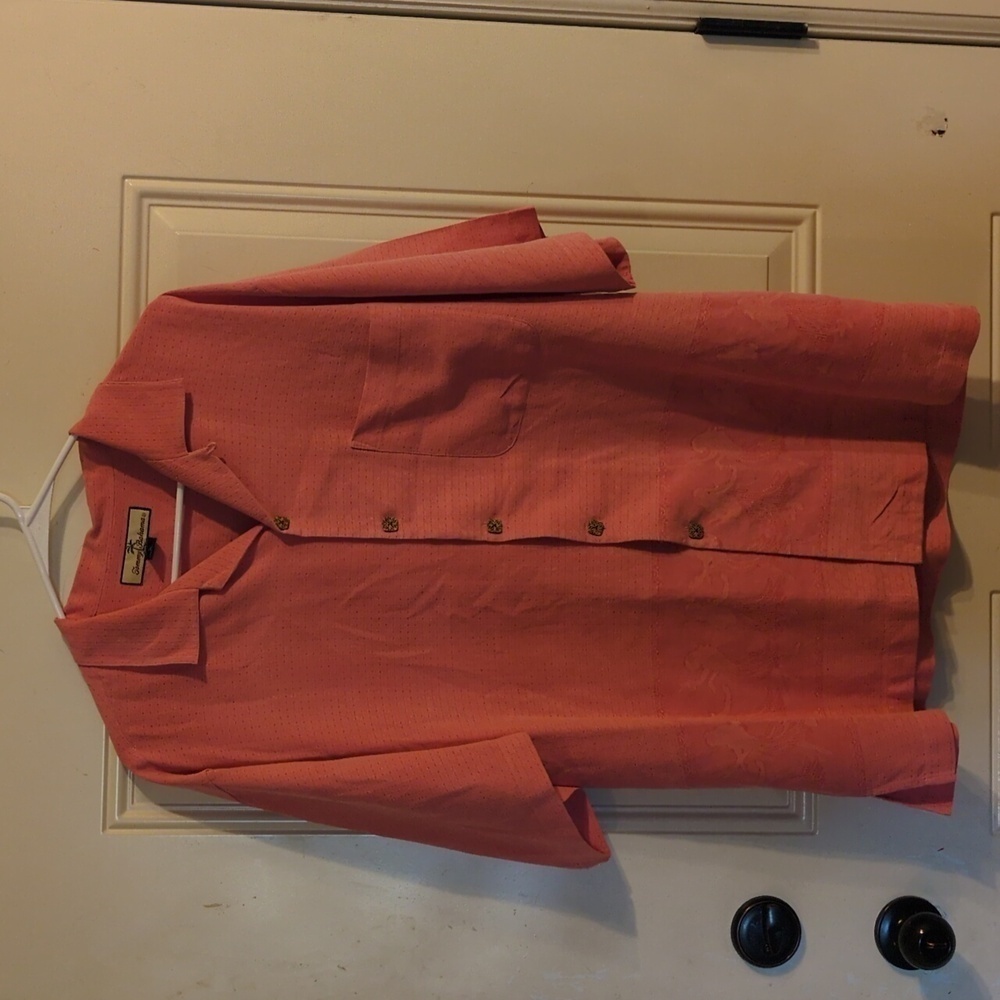 Experience the Ultimate Comfort and Style with Tommy Bahama's 100% Silk Shirt